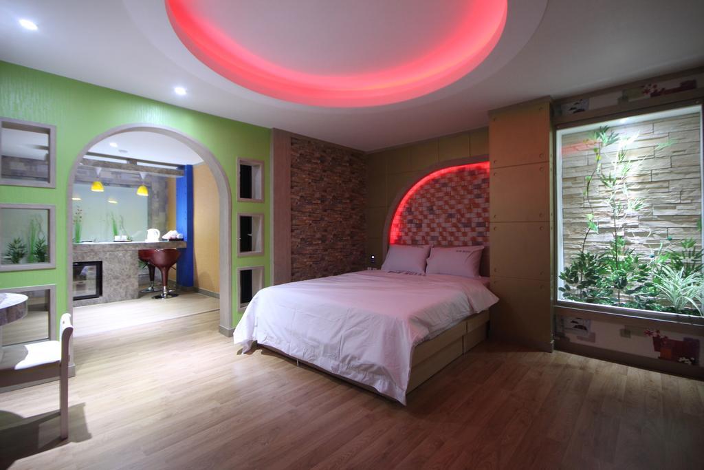 Pohang Wow Motel Kamer foto