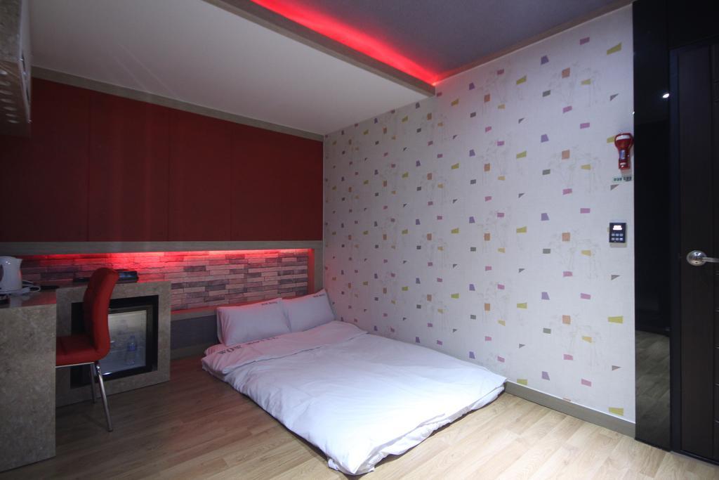 Pohang Wow Motel Kamer foto